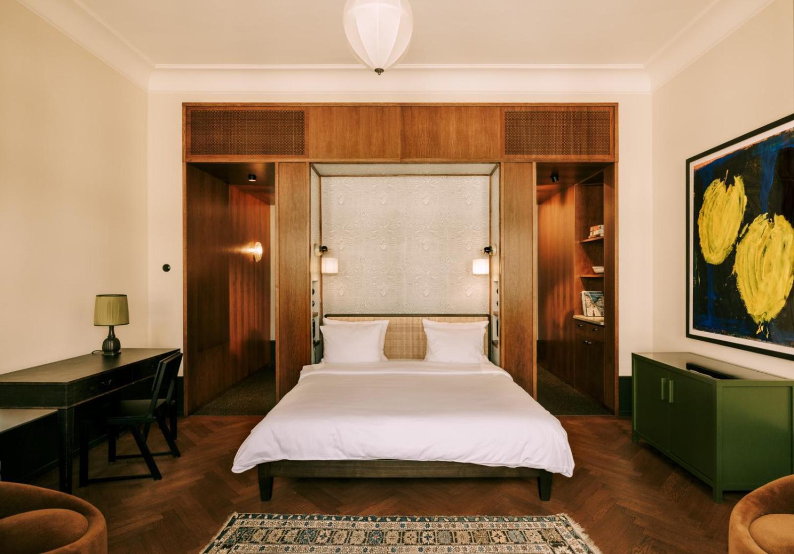 Boutique Chateau Royal Hotel 5*